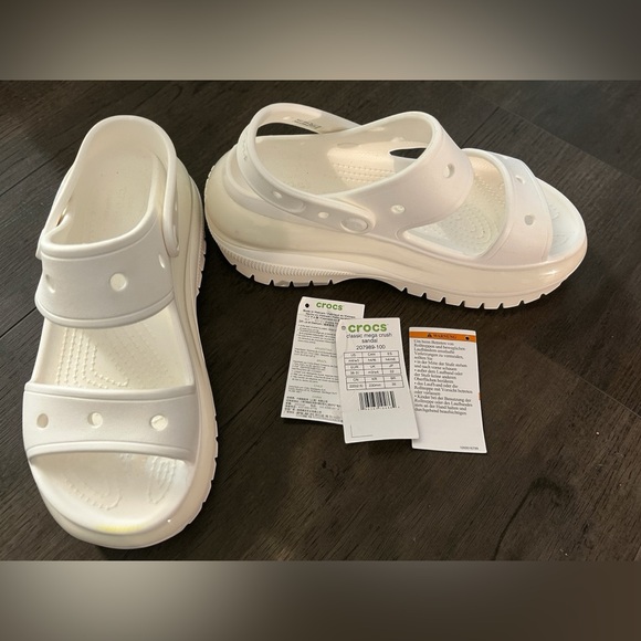 CROCS Shoes - CROCS Unisex Classic Mega Crush Platform WHITE Platform Sandals Size: M4/W6